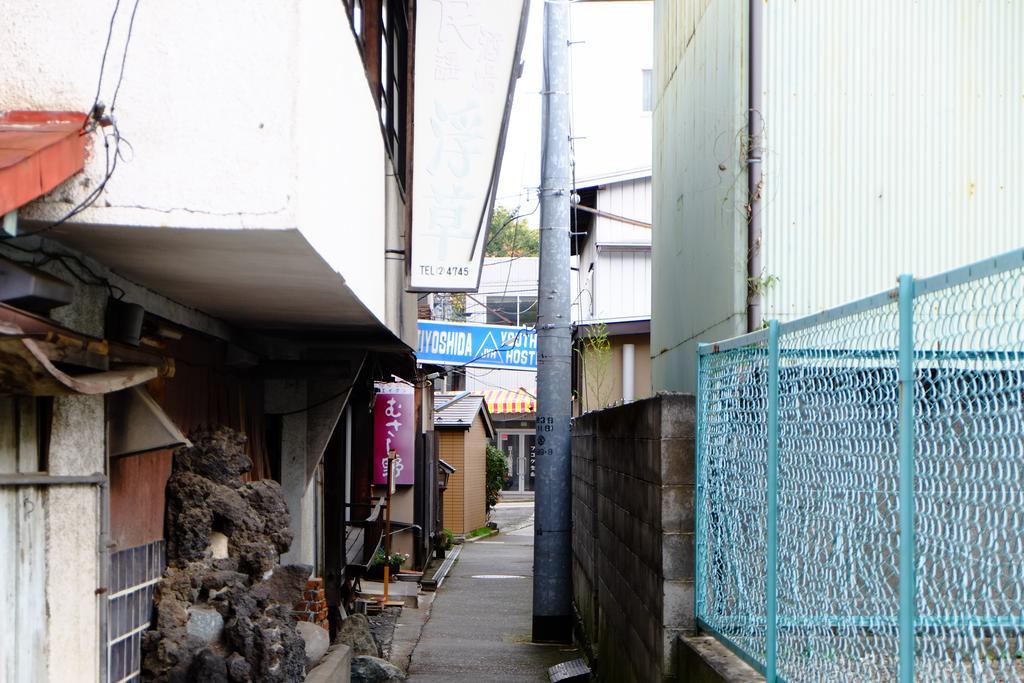 Fujiyoshida Youth Hostel Exterior foto